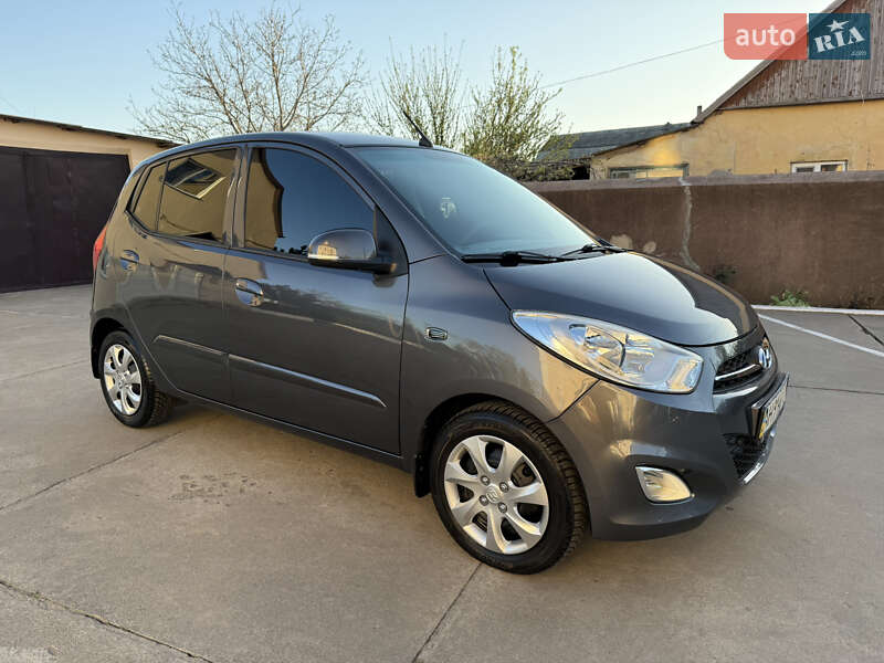 Хэтчбек Hyundai i10 2012 в Одессе