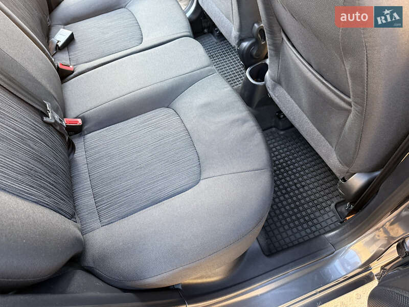 Хэтчбек Hyundai i10 2012 в Одессе