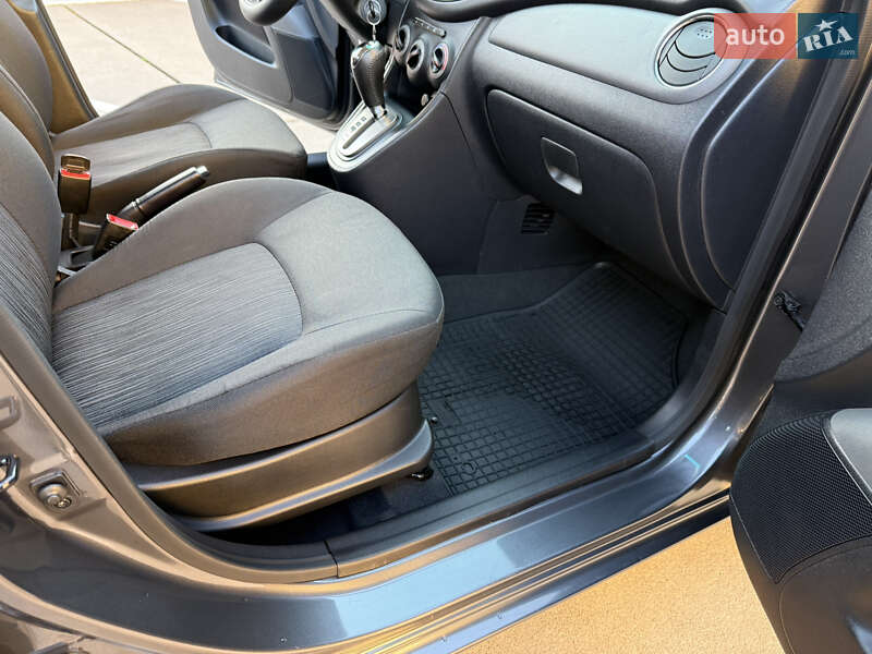 Хэтчбек Hyundai i10 2012 в Одессе