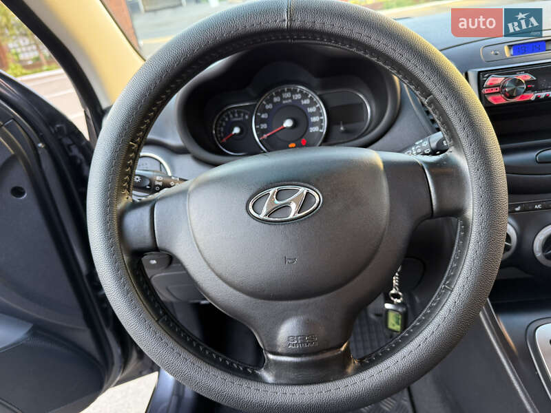 Хэтчбек Hyundai i10 2012 в Одессе