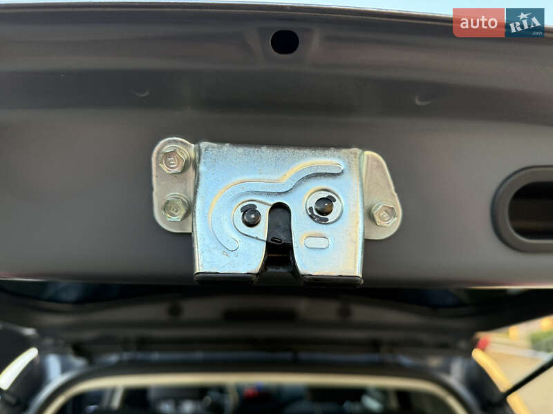 Хэтчбек Hyundai i10 2012 в Одессе