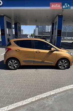 Хэтчбек Hyundai i10 2014 в 