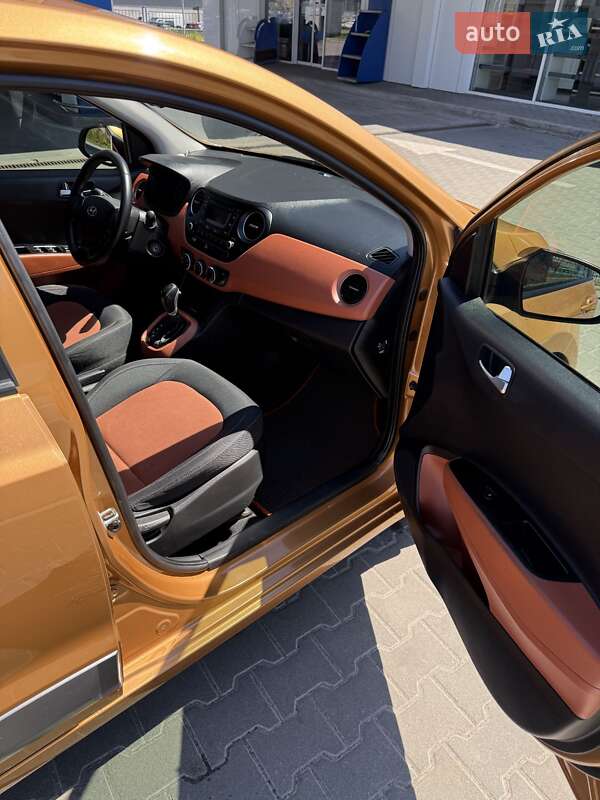 Хэтчбек Hyundai i10 2014 в Киеве