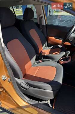 Хэтчбек Hyundai i10 2014 в 
