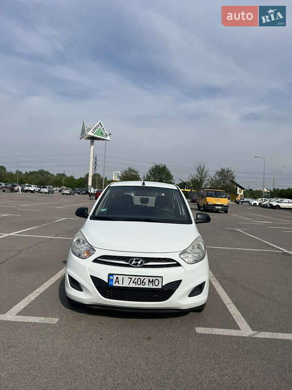 Хэтчбек Hyundai i10 2011 в Киеве