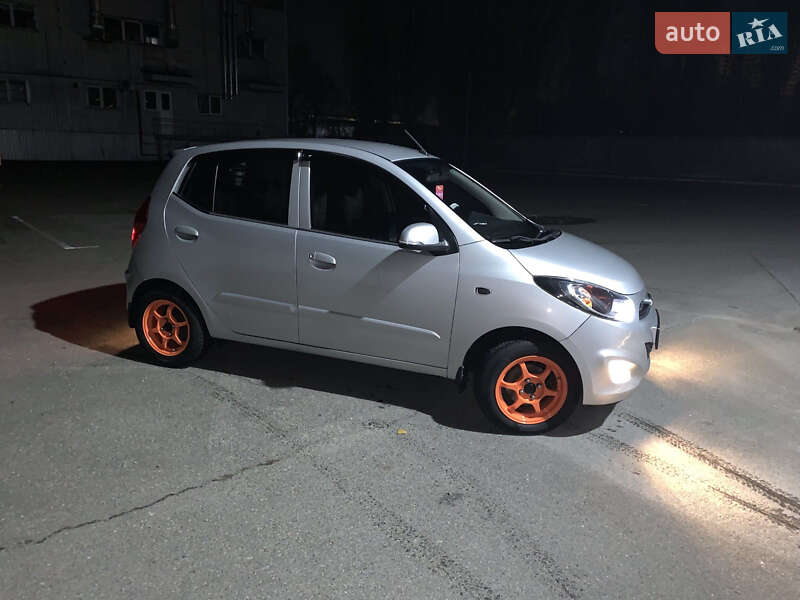 Хэтчбек Hyundai i10 2012 в Броварах