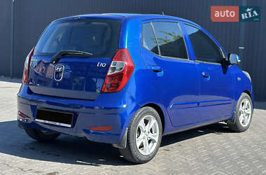 Хетчбек Hyundai i10 2011 в 