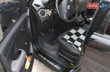 Хетчбек Hyundai i10 2010 в 
