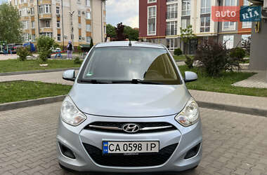Хетчбек Hyundai i10 2012 в 