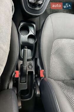 Хетчбек Hyundai i10 2012 в 
