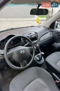 Хетчбек Hyundai i10 2012 в 