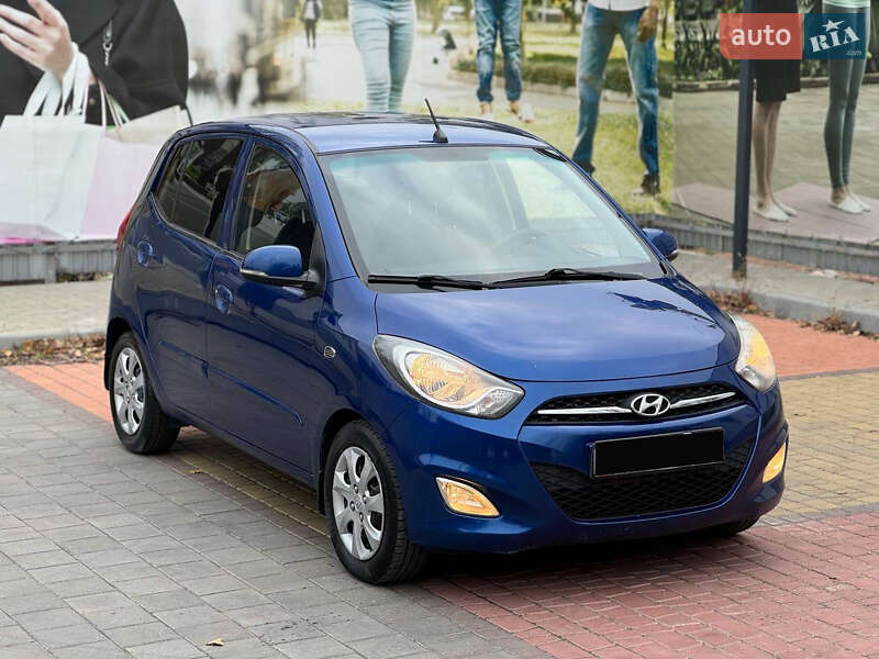 Хэтчбек Hyundai i10 2011 в Одессе
