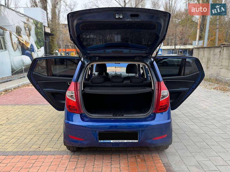 Хэтчбек Hyundai i10 2011 в Одессе