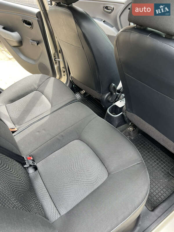 Хэтчбек Hyundai i10 2013 в Харькове фото 24 Хэтчбек Hyundai i10 2013 в Харькове