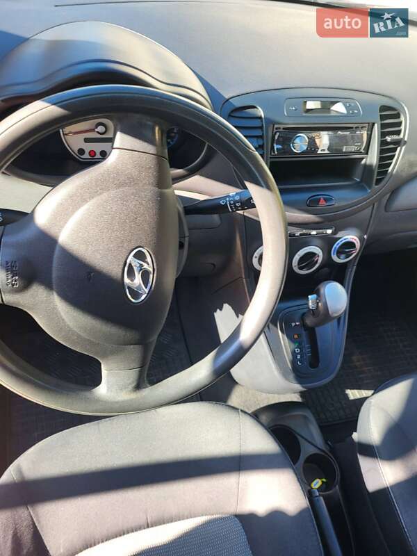 Хэтчбек Hyundai i10 2010 в Николаеве