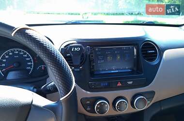 Хэтчбек Hyundai i10 2017 в 