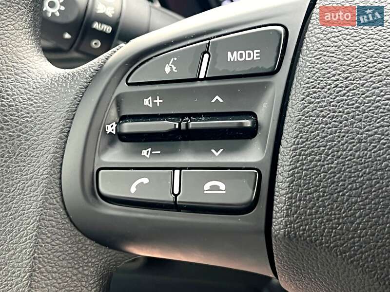 Хетчбек Hyundai i10 2023 в Києві