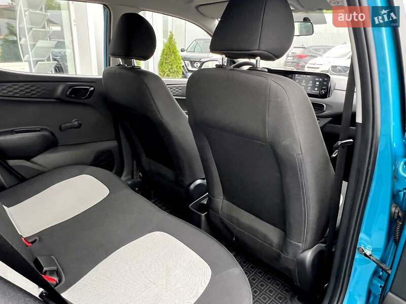Хетчбек Hyundai i10 2023 в Києві