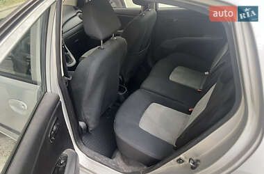 Хэтчбек Hyundai i10 2008 в 