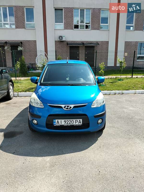 Хэтчбек Hyundai i10 2010 в 