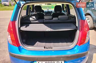 Хэтчбек Hyundai i10 2010 в 