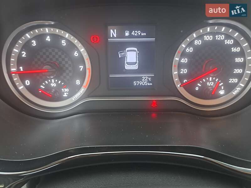 Хэтчбек Hyundai i10 2022 в 