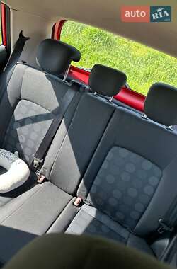 Хэтчбек Hyundai i10 2009 в 