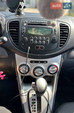 Хэтчбек Hyundai i10 2009 в 