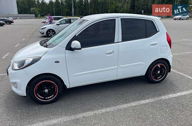 Хэтчбек Hyundai i10 2013 в 