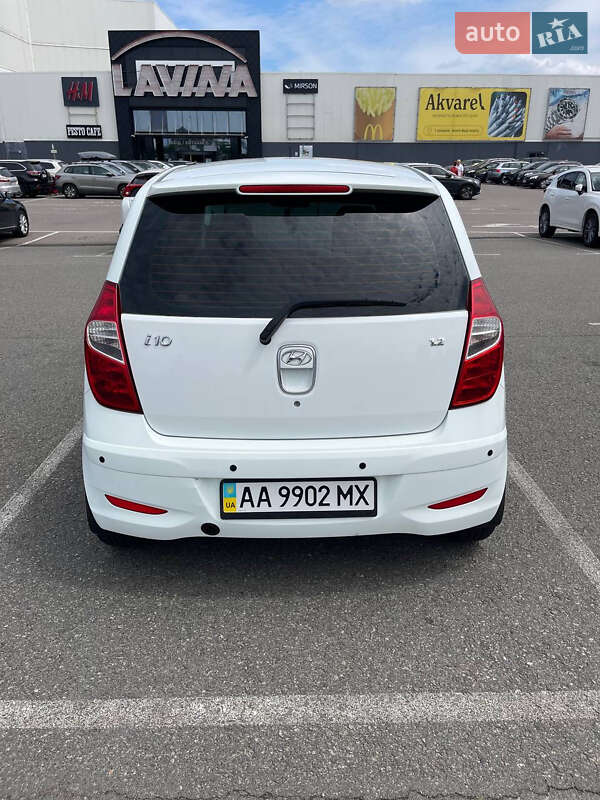 Хэтчбек Hyundai i10 2013 в Киеве