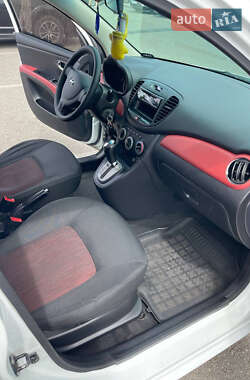 Хэтчбек Hyundai i10 2013 в 
