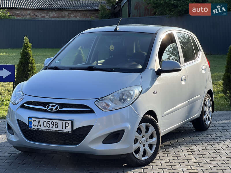 Хэтчбек Hyundai i10 2012 в 