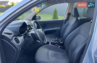 Хэтчбек Hyundai i10 2012 в 