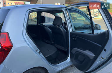 Хэтчбек Hyundai i10 2012 в 