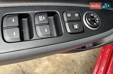Хэтчбек Hyundai i10 2019 в 