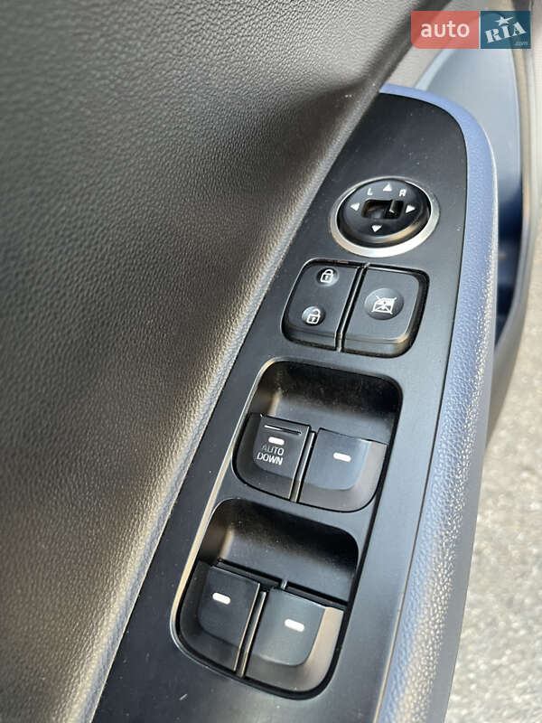 Хетчбек Hyundai i10 2014 в Запоріжжі