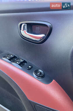 Хэтчбек Hyundai i10 2012 в 