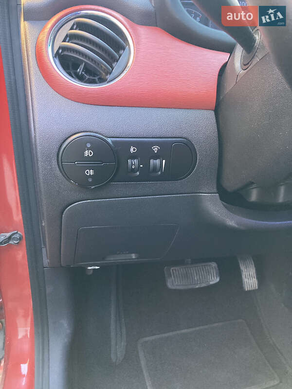 Хетчбек Hyundai i10 2012 в Миколаєві