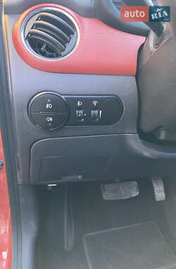 Хэтчбек Hyundai i10 2012 в 