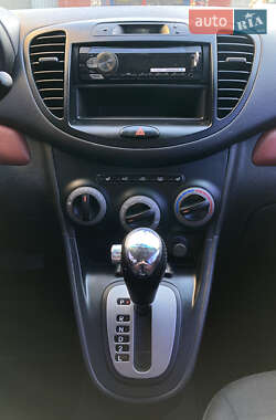 Хэтчбек Hyundai i10 2012 в 