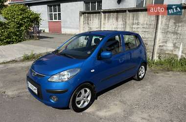 Хэтчбек Hyundai i10 2010 в 
