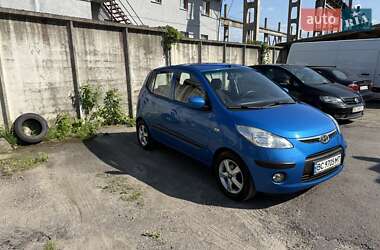 Хэтчбек Hyundai i10 2010 в 