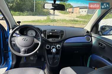 Хэтчбек Hyundai i10 2010 в 