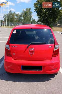 Хэтчбек Hyundai i10 2011 в 