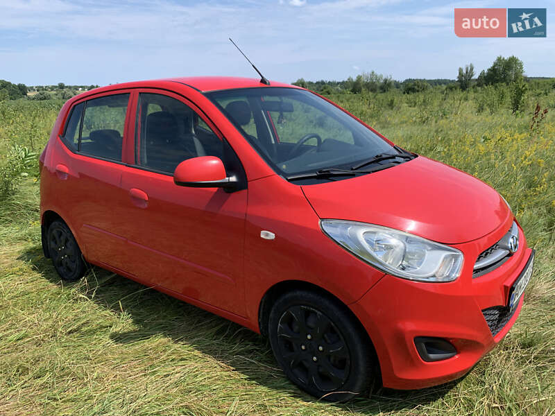 Хэтчбек Hyundai i10 2011 в Малине