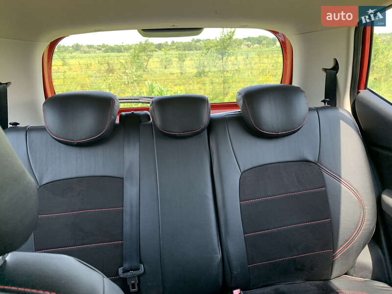 Хэтчбек Hyundai i10 2011 в Малине