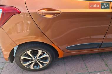 Хэтчбек Hyundai i10 2014 в 