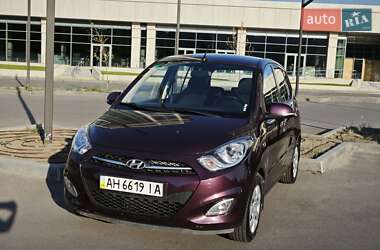Хэтчбек Hyundai i10 2012 в Днепре