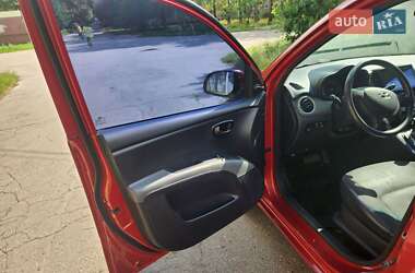 Хэтчбек Hyundai i10 2013 в 