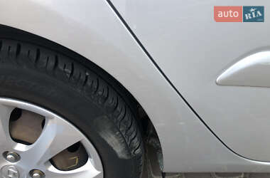 Хэтчбек Hyundai i10 2013 в 